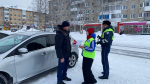 Совместная акция ГИБДД и юных инспекторов движения напомнила о важности соблюдения ПДД. Фото: ГАИ