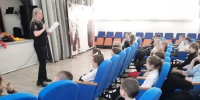 В преддверии весенних каникул полицейские провели профилактическую беседу в школе №1 - ProSeverouralsk.Ru